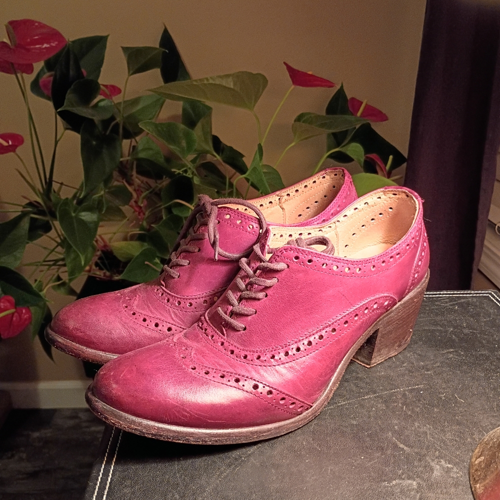 Frye Women's Burgundy Heeled Oxfords